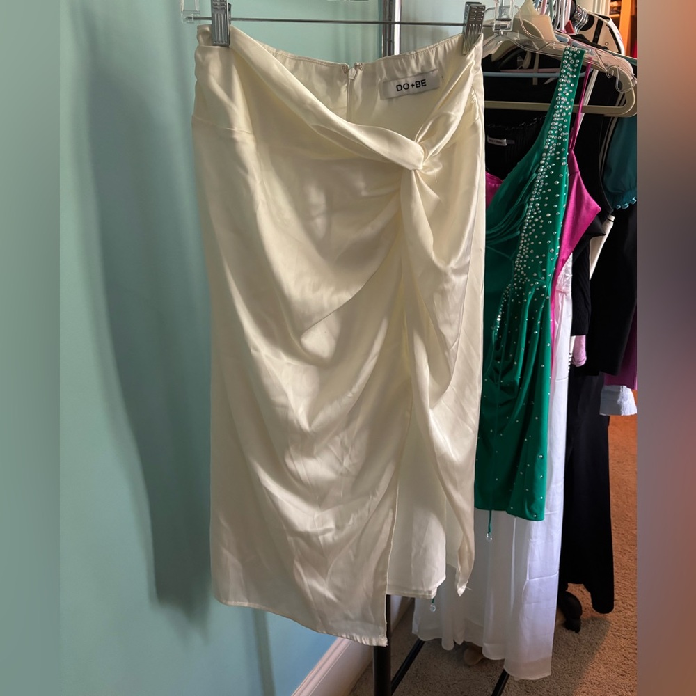 DO+BE Ivory Satin long Skirt